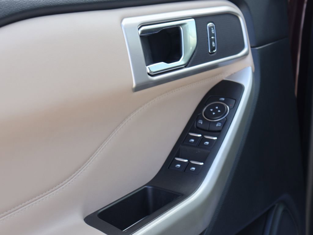 Used 2022 Ford Explorer XLT image 23