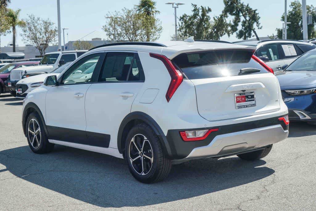 Certified 2023 Kia Niro EX FWD image 6