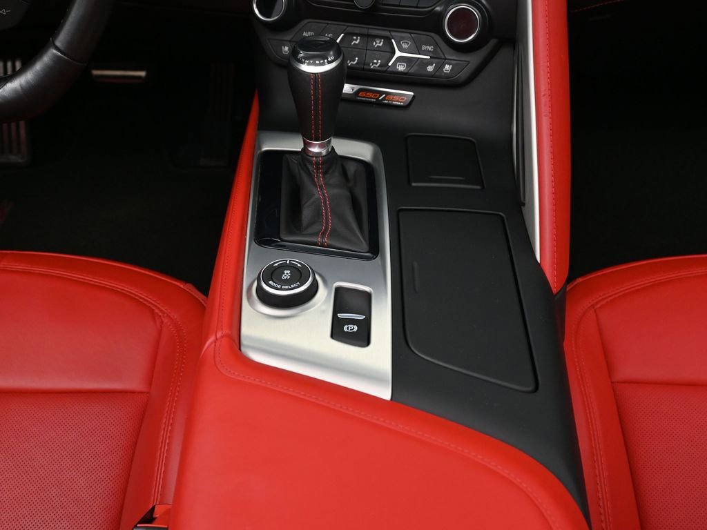 Used 2015 Chevrolet Corvette Z06 w/ 3LZ Preferred Equipment Group image 7