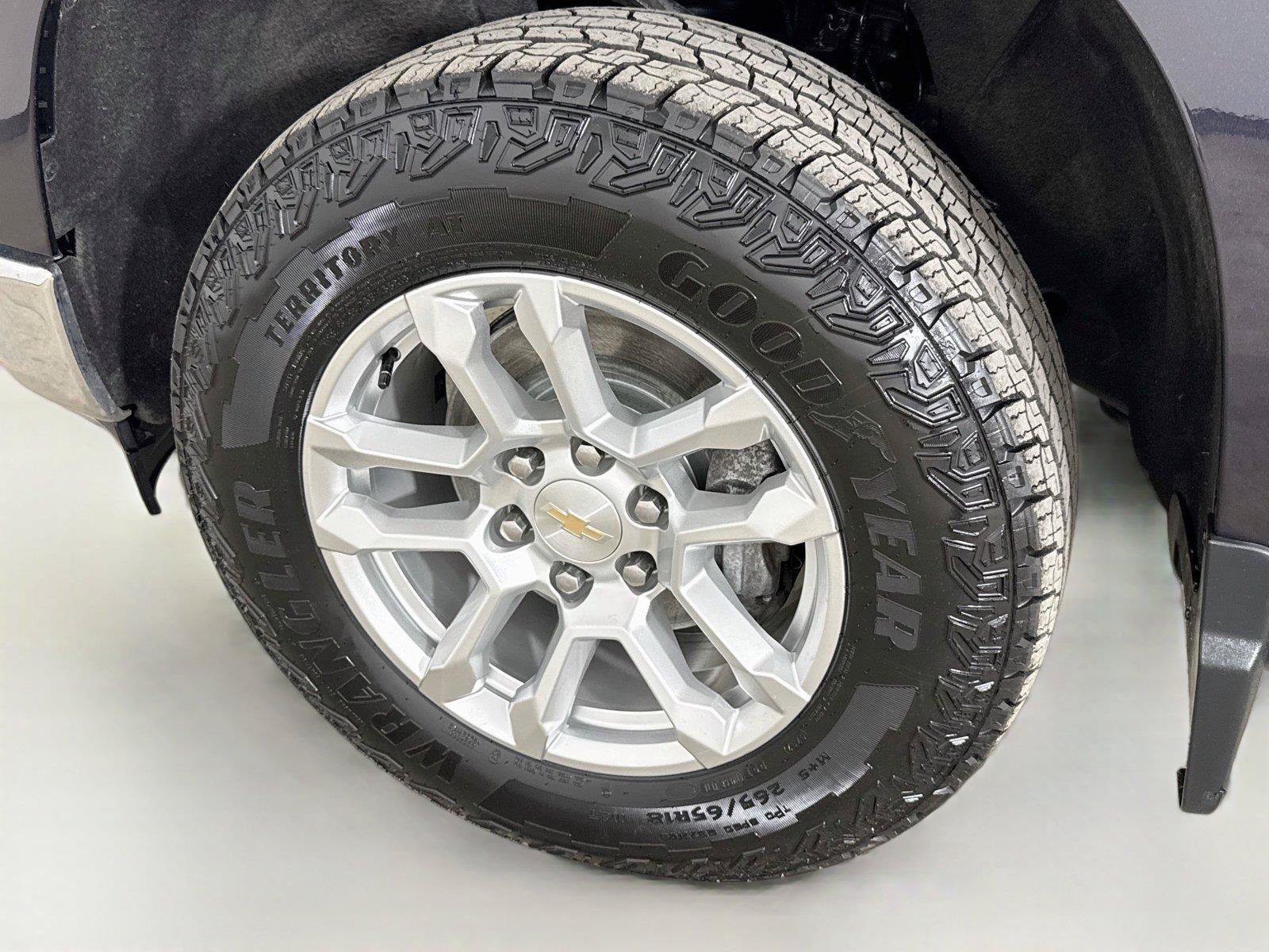 Used 2024 Chevrolet Silverado 1500 LT w/ Z71 Off-Road Package AWD/4WD image 31