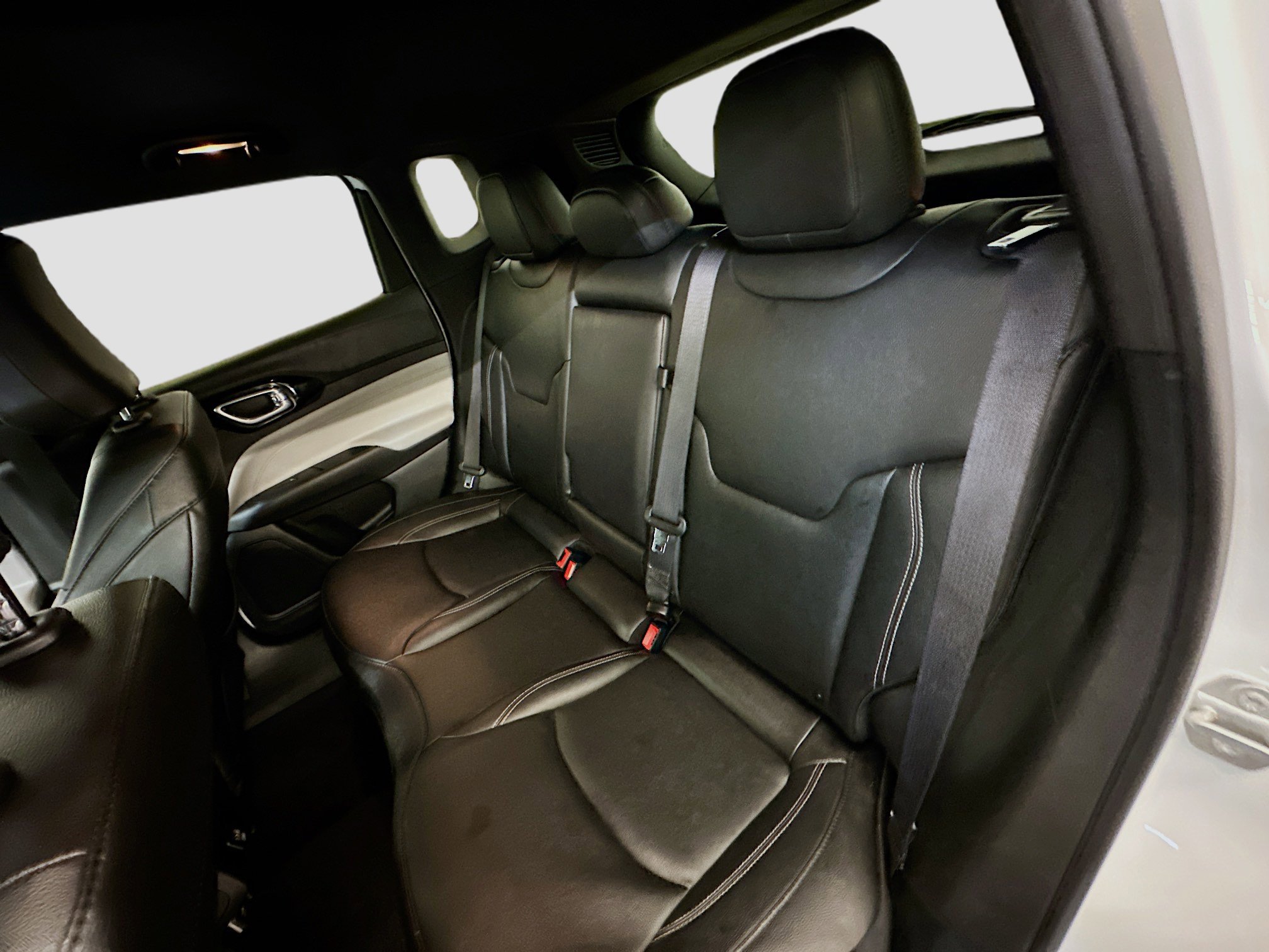 Used 2025 Jeep Compass Limited image 28