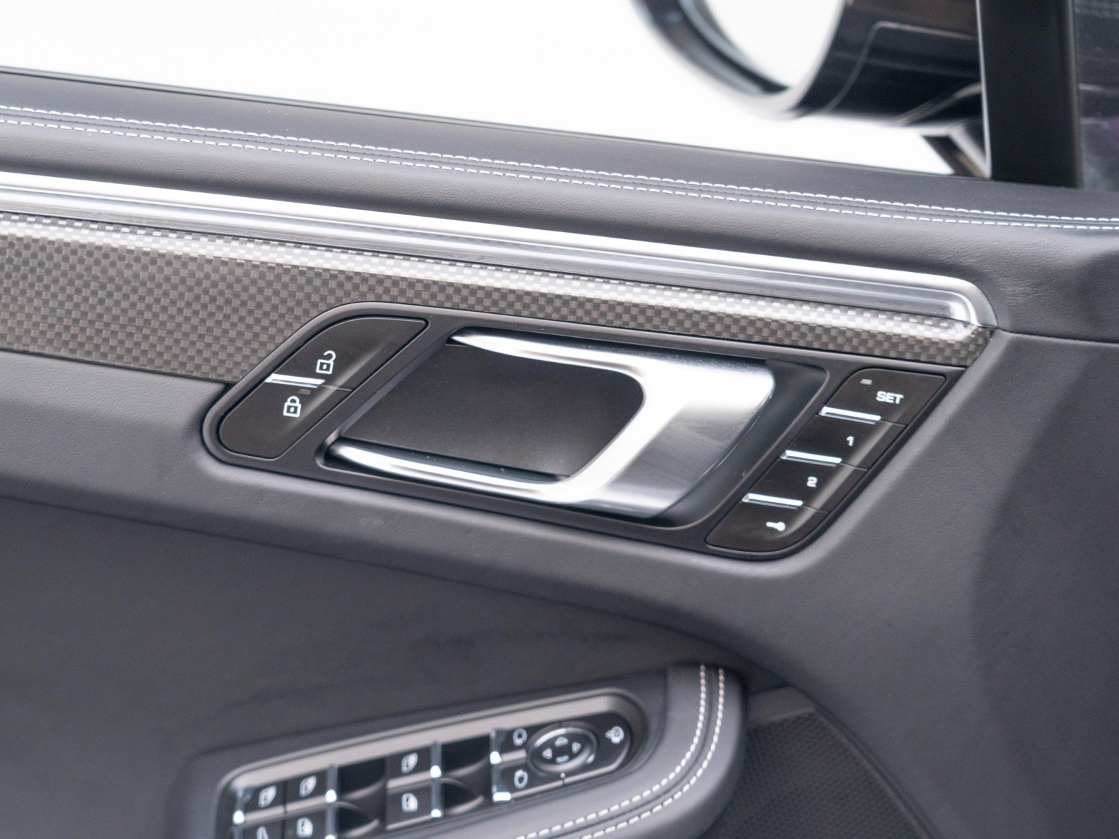 Certified 2025 Porsche Macan GTS image 21