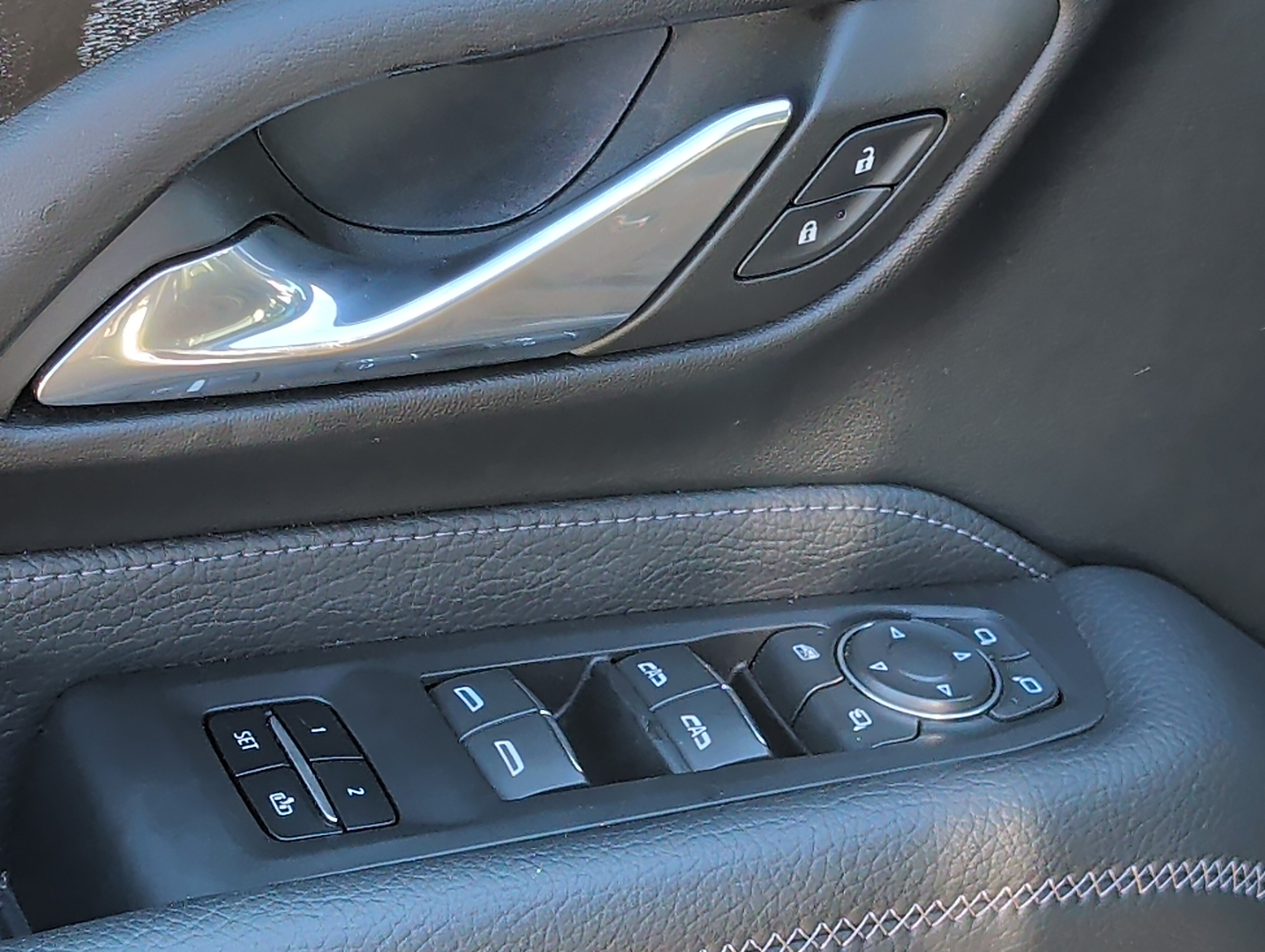 Used 2024 GMC Yukon Denali w/ Advanced Technology Package AWD/4WD image 20