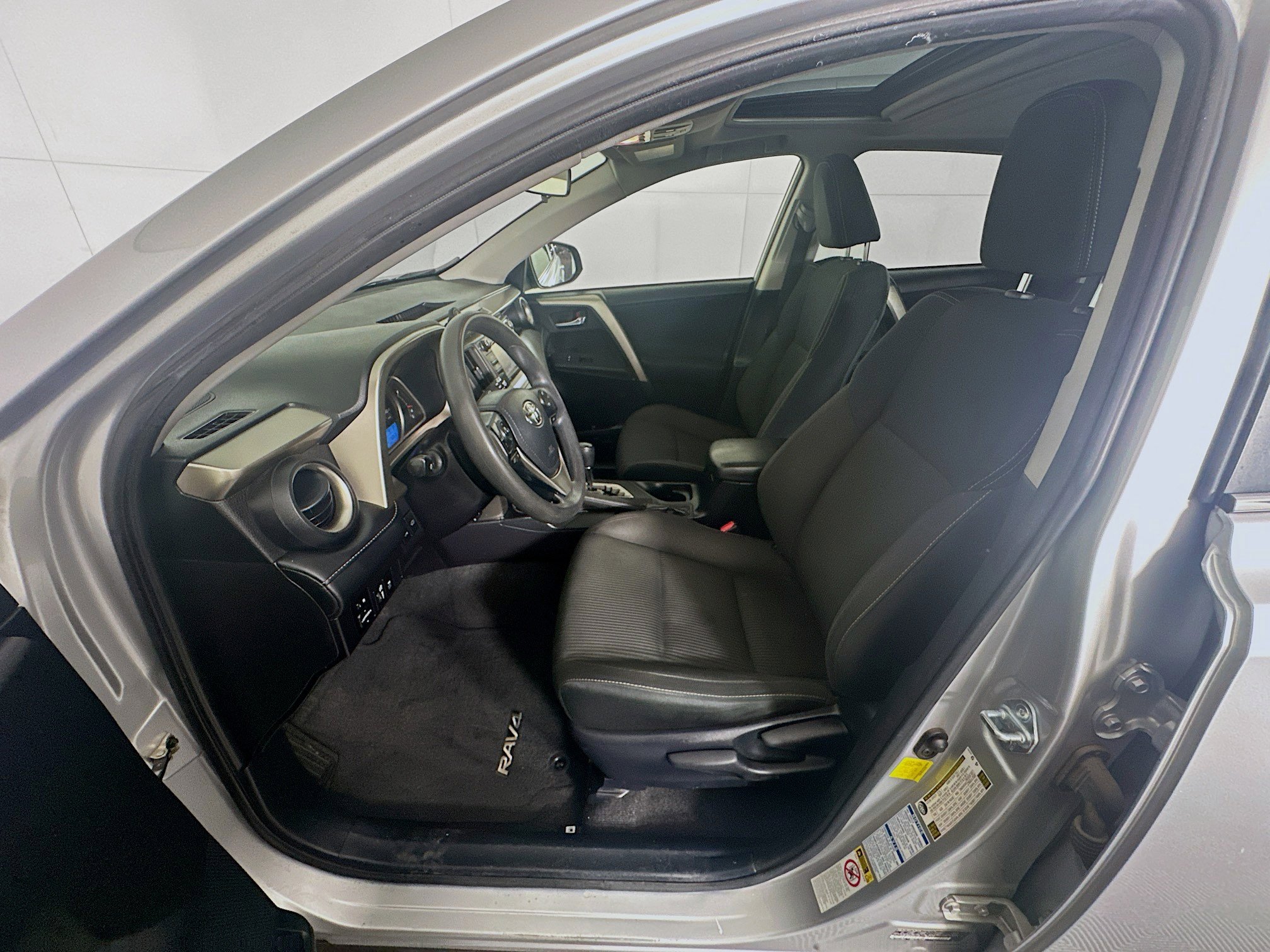 Used 2015 Toyota RAV4 XLE image 13