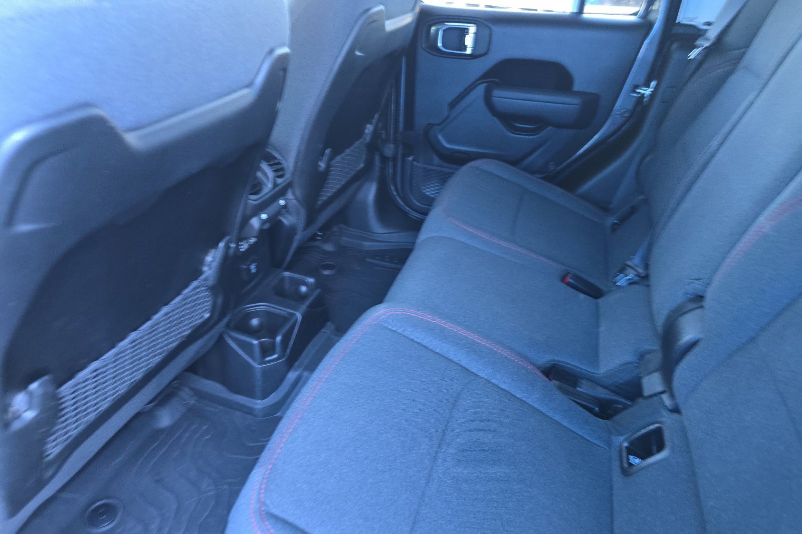 Used 2025 Jeep Gladiator Rubicon w/ Convenience Group image 13