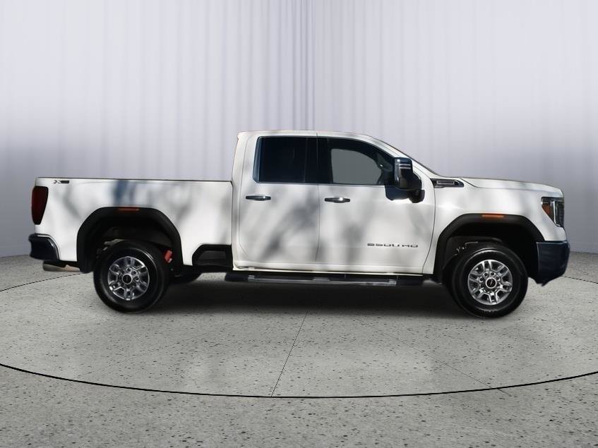Used 2023 GMC Sierra 2500 SLT w/ SLT Convenience Package AWD/4WD image 3