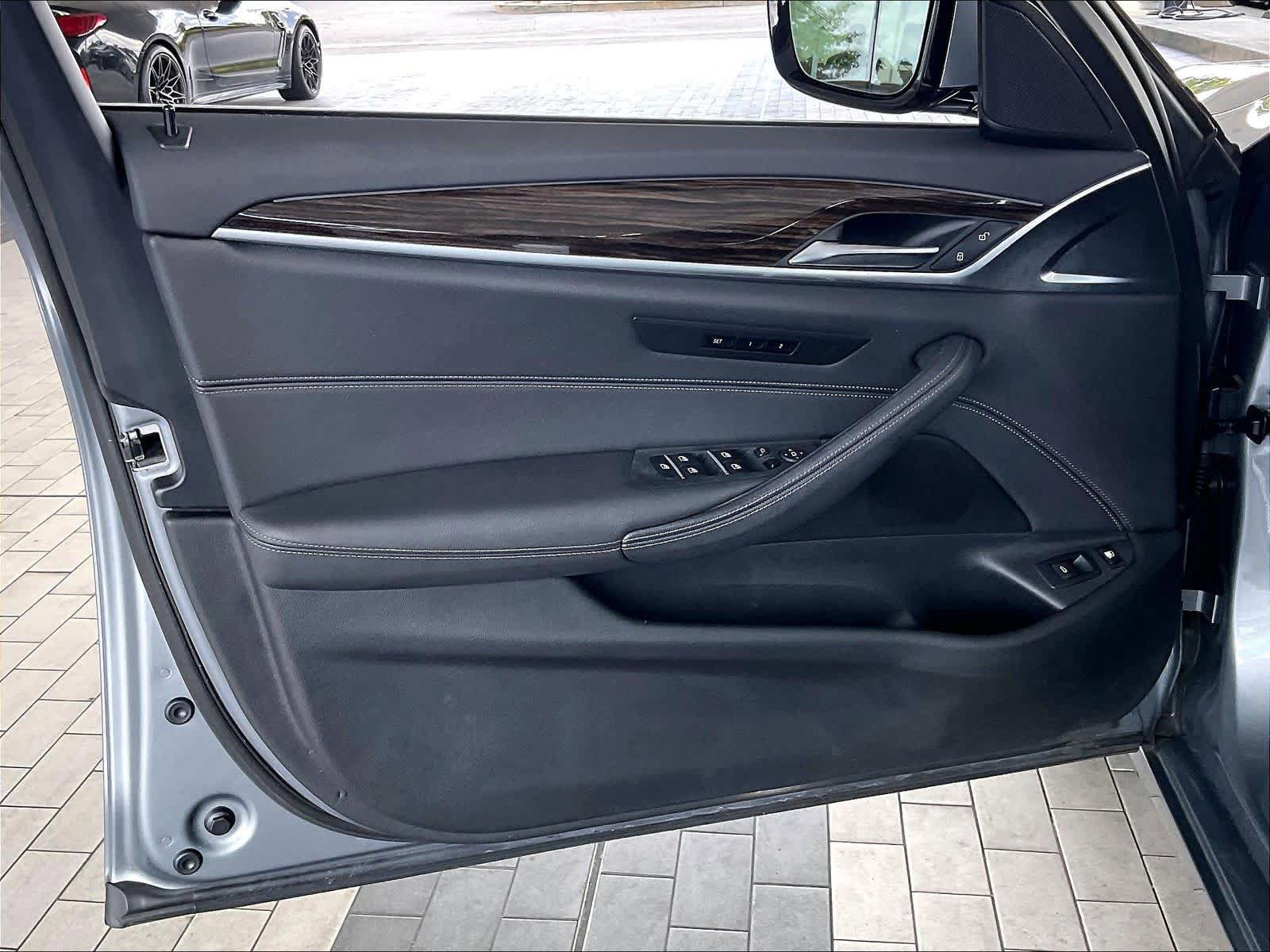 Used 2023 BMW 530e w/ Convenience Package RWD image 24