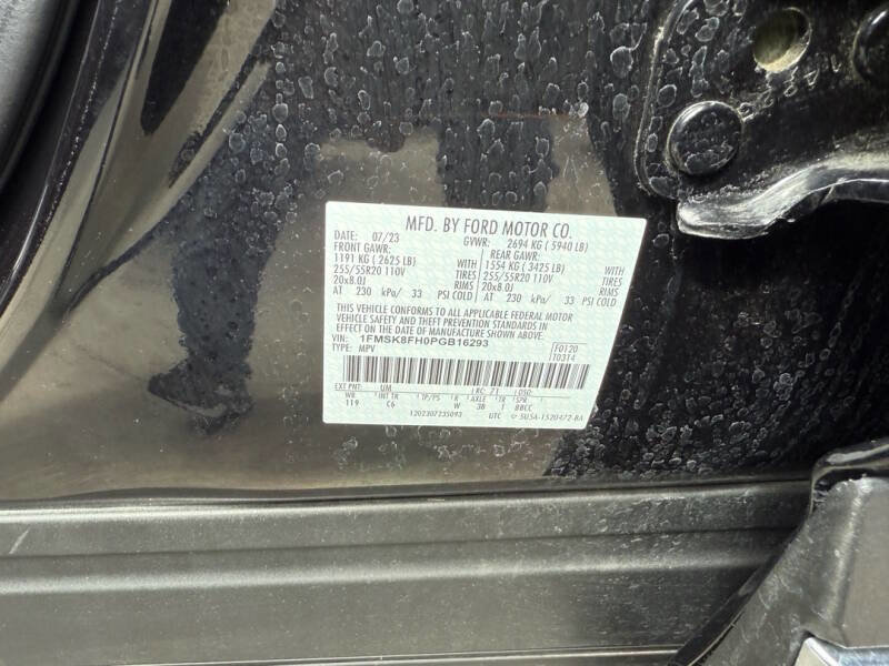 Used 2023 Ford Explorer Limited image 27