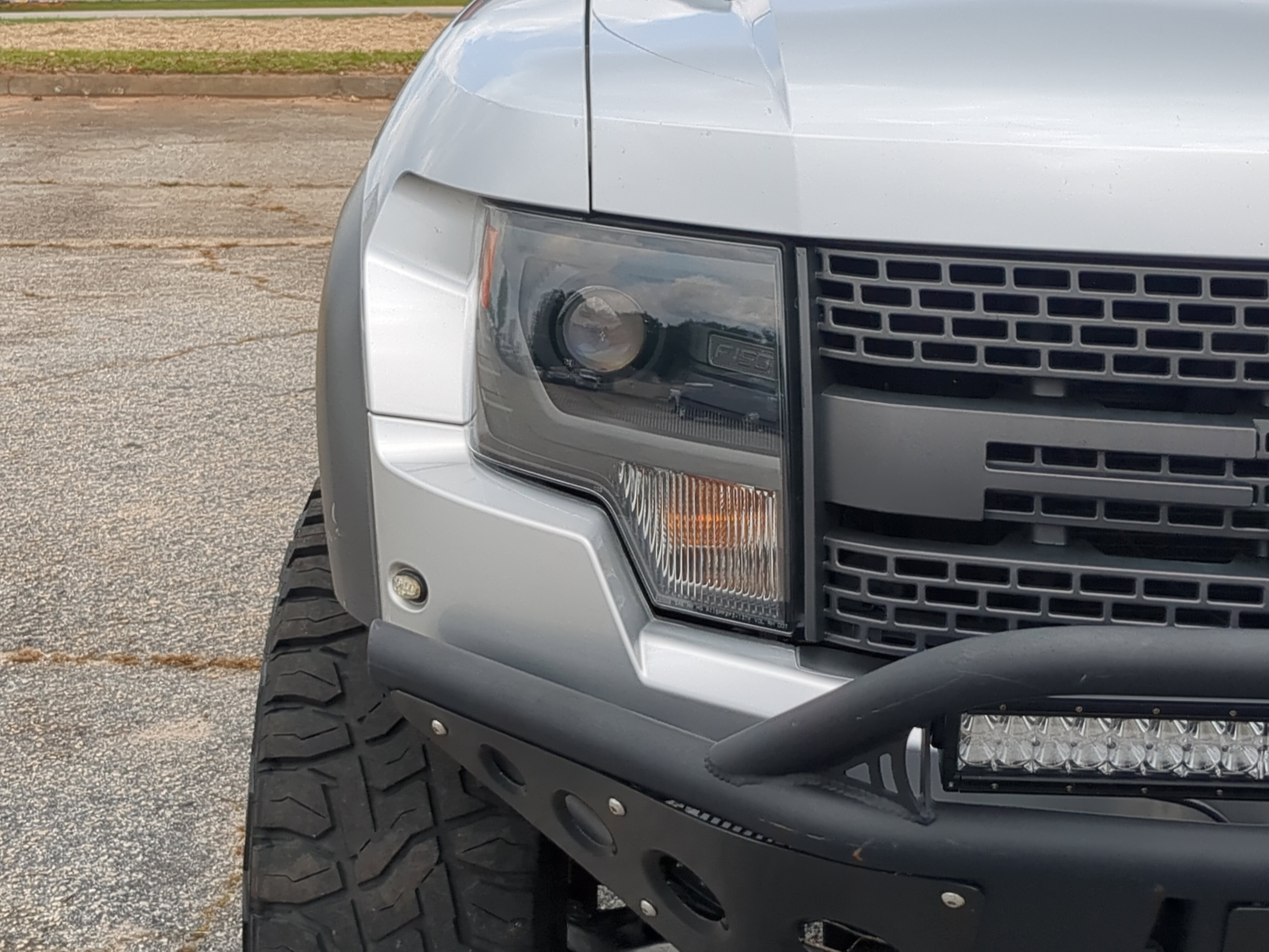 Used 2014 Ford F150 Raptor w/ Equipment Group 801A Luxury AWD/4WD image 8