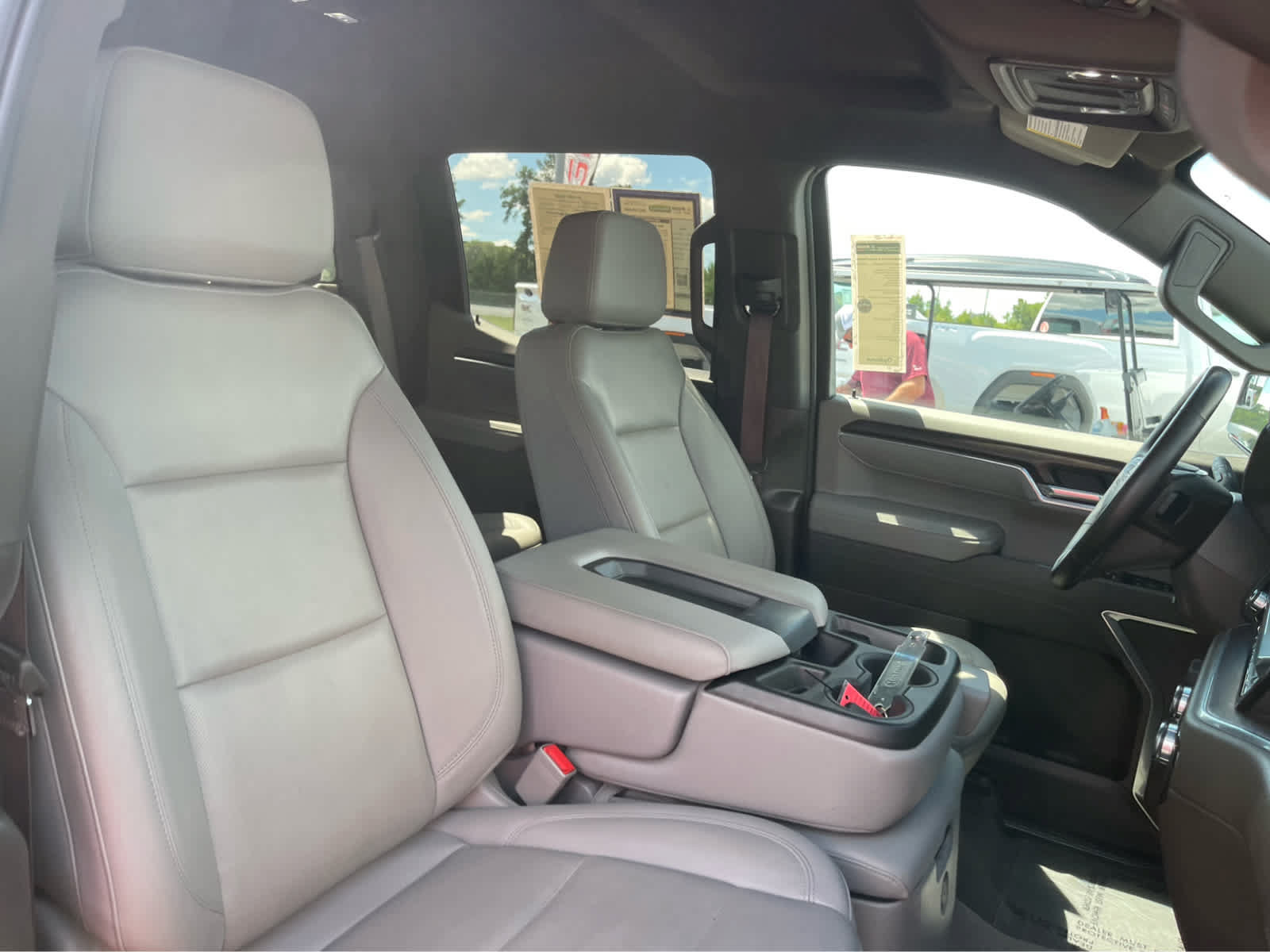 Used 2025 GMC Sierra 1500 SLT AWD/4WD image 25