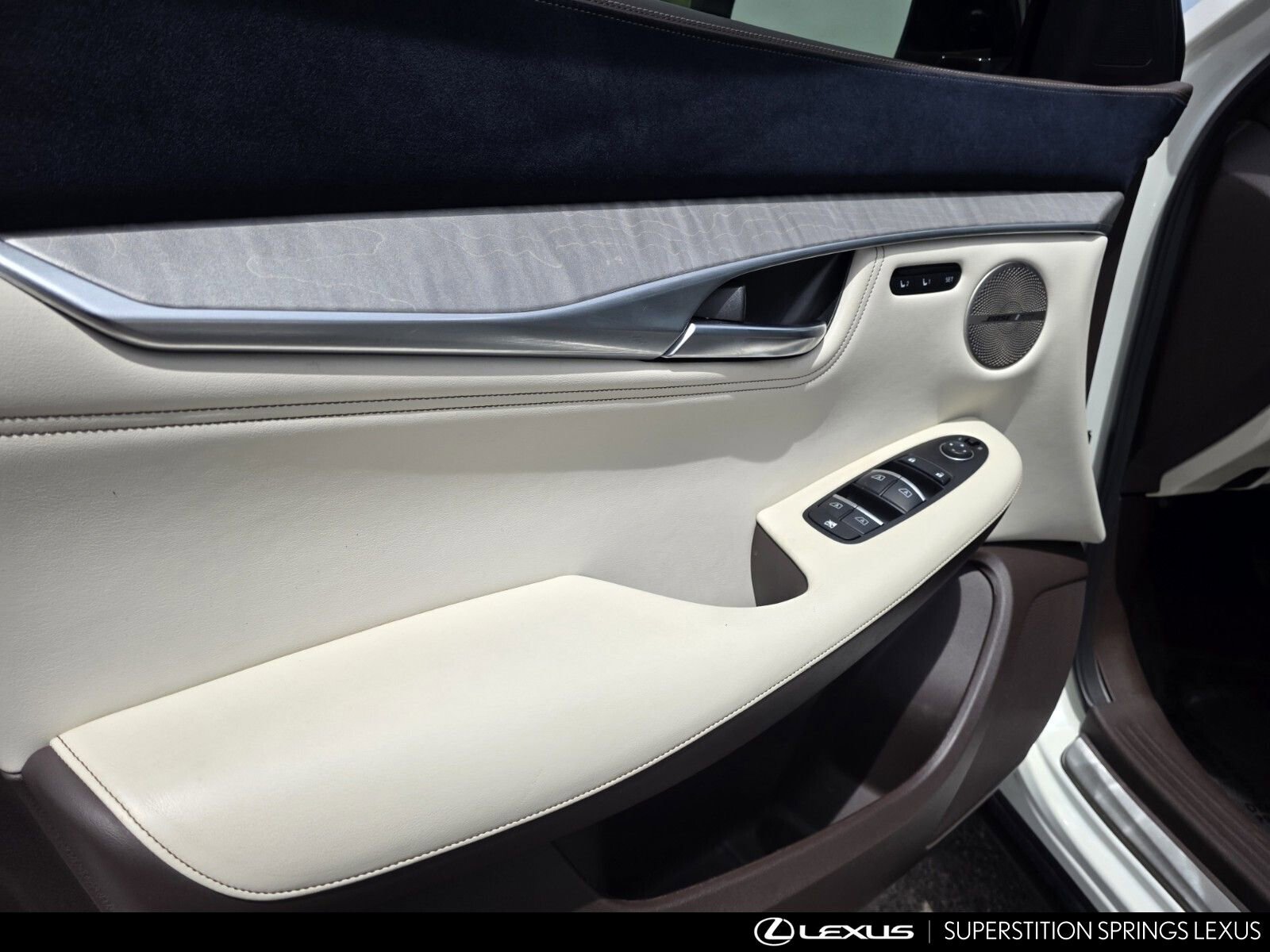 Used 2021 INFINITI QX50 Autograph w/ Premium White Leather Package FWD image 11