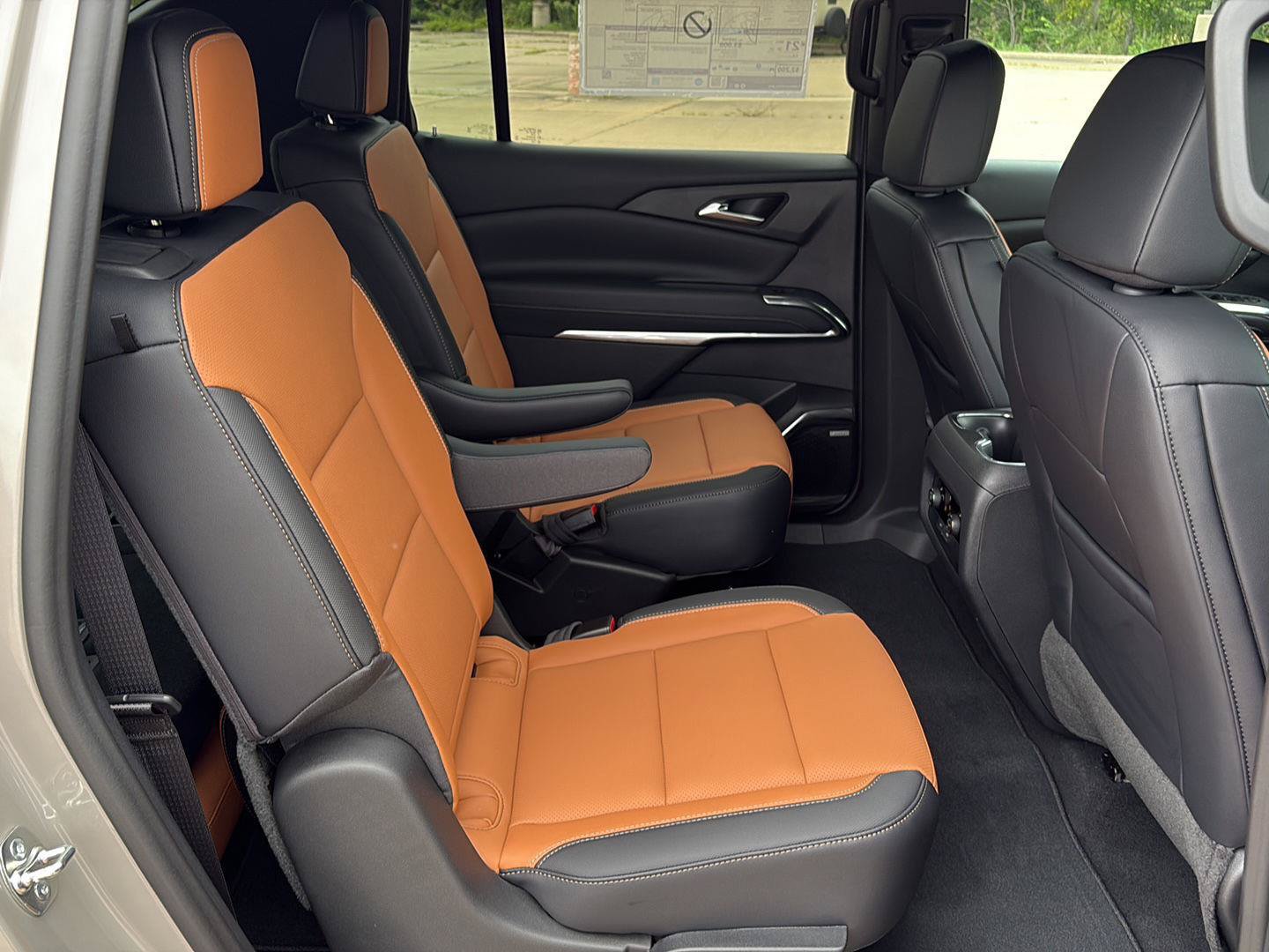 New 2027 Chevrolet Traverse Z71 w/ Enhanced Driving Package AWD/4WD image 5