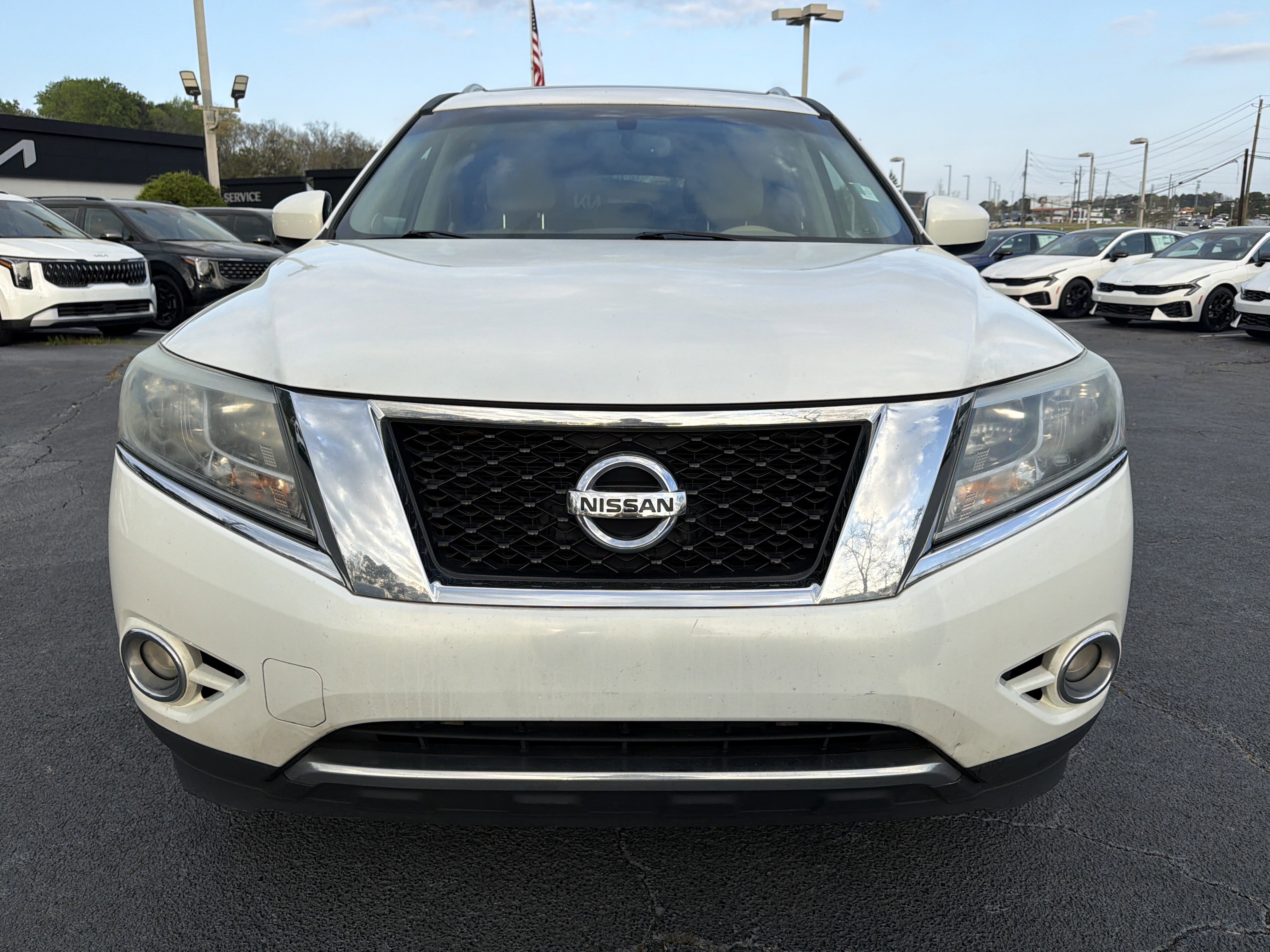 Used 2014 Nissan Pathfinder SL w/ SL Premium Package image 3