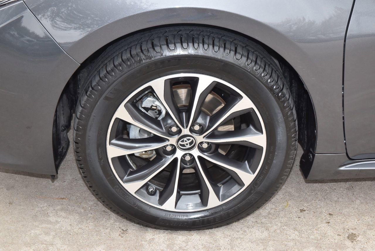 Used 2018 Toyota Avalon XLE Premium image 38