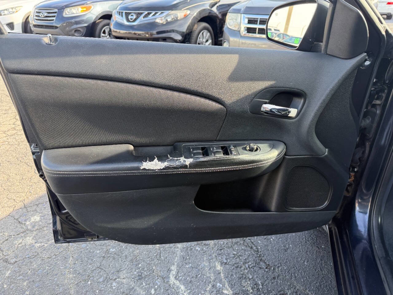 Used 2012 Dodge Avenger SXT FWD image 11