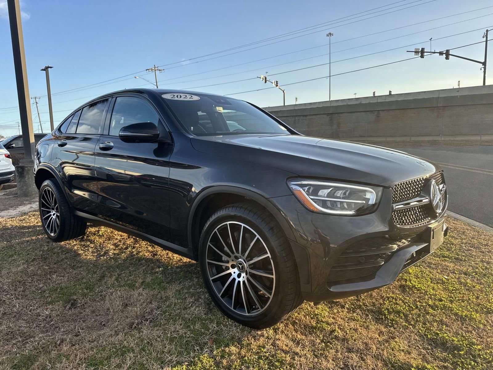 Used 2022 Mercedes-Benz GLC 300 4MATIC Coupe image 3