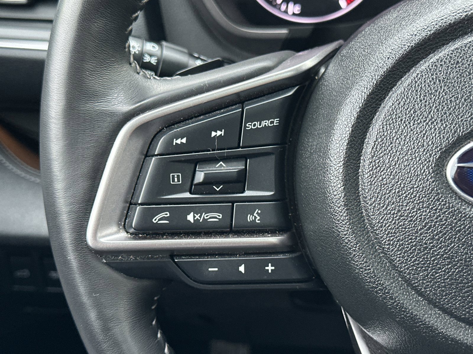 Used 2023 Subaru Ascent Touring image 24