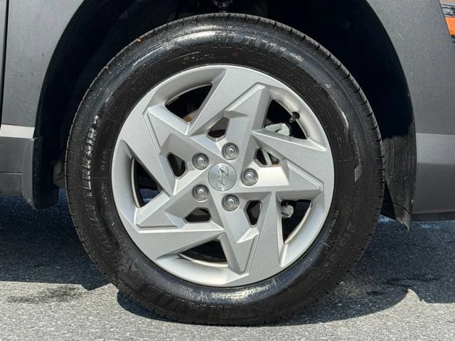 Used 2024 Hyundai Kona SE AWD/4WD image 17