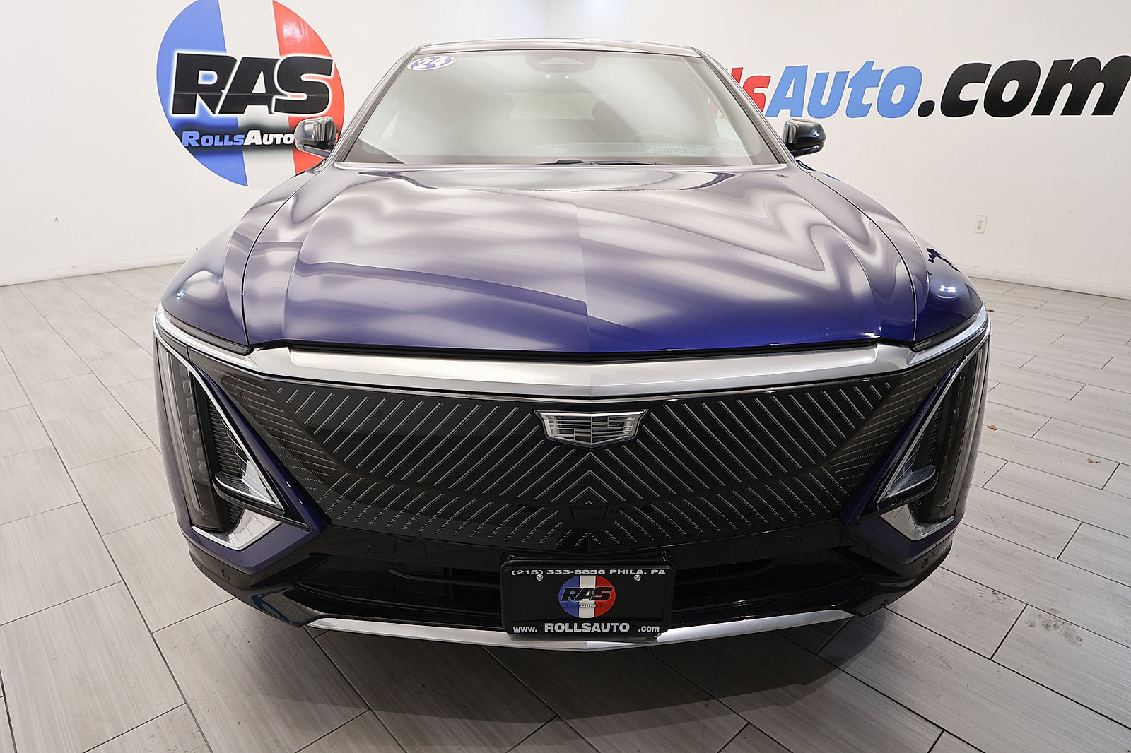 Used 2024 Cadillac Lyriq Tech AWD/4WD image 8