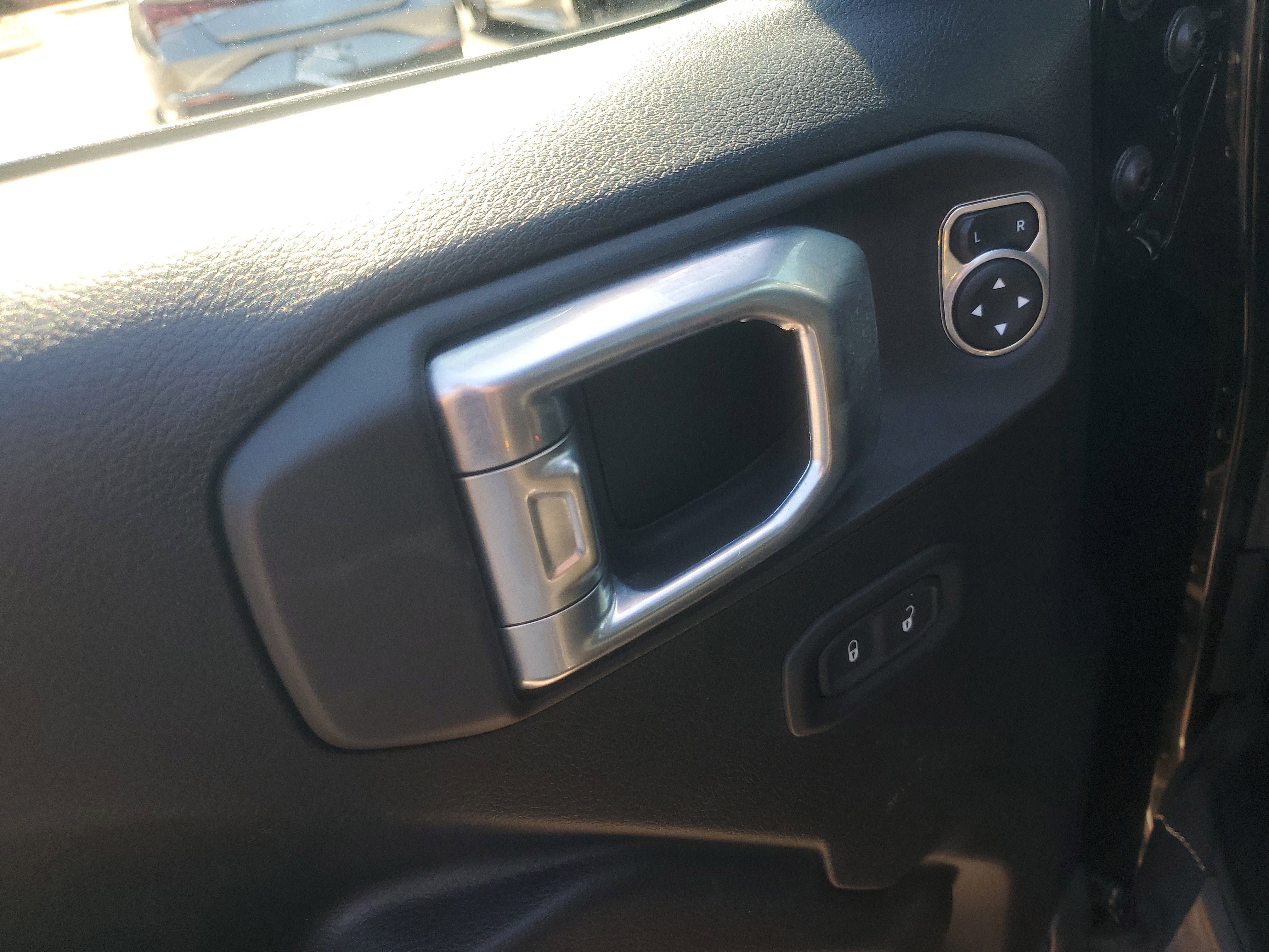 Used 2021 Jeep Wrangler Rubicon AWD/4WD image 9