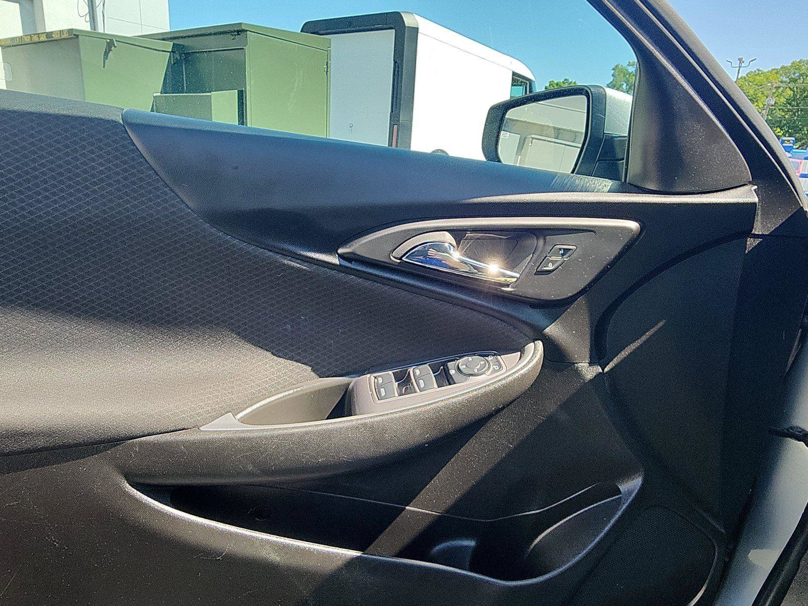 Used 2023 Chevrolet Malibu LT FWD image 18