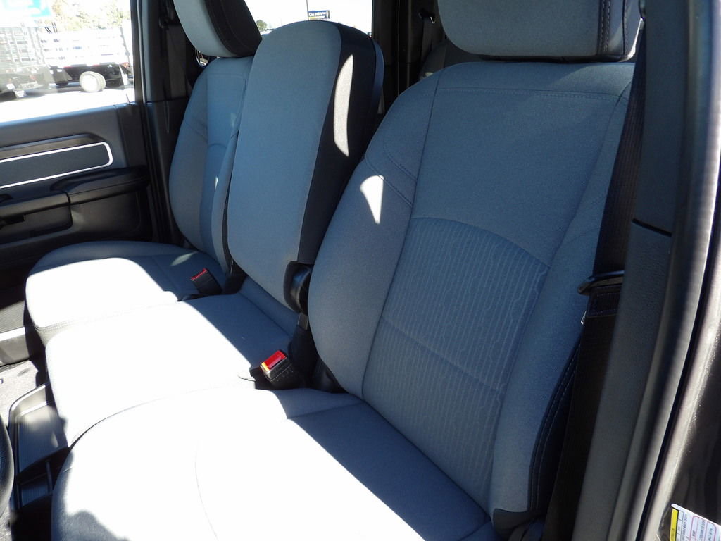 Used 2022 RAM 3500 Big Horn AWD/4WD image 11