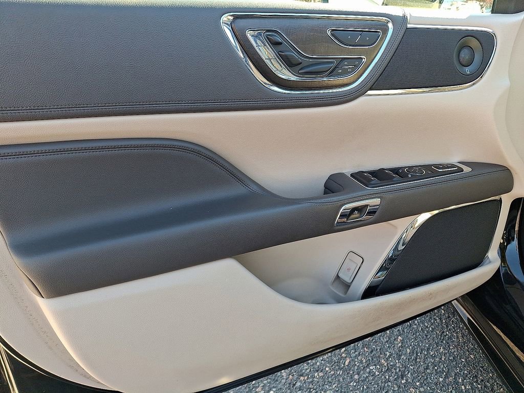 Used 2018 Lincoln Continental Reserve w/ Continental Climate Package image 14