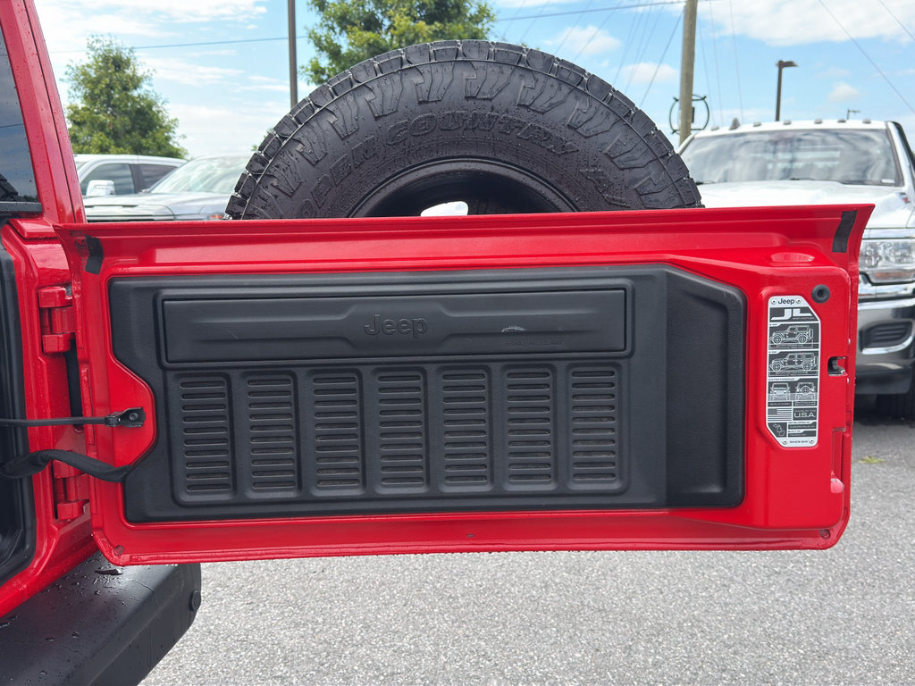 Used 2018 Jeep Wrangler Unlimited Rubicon AWD/4WD image 31
