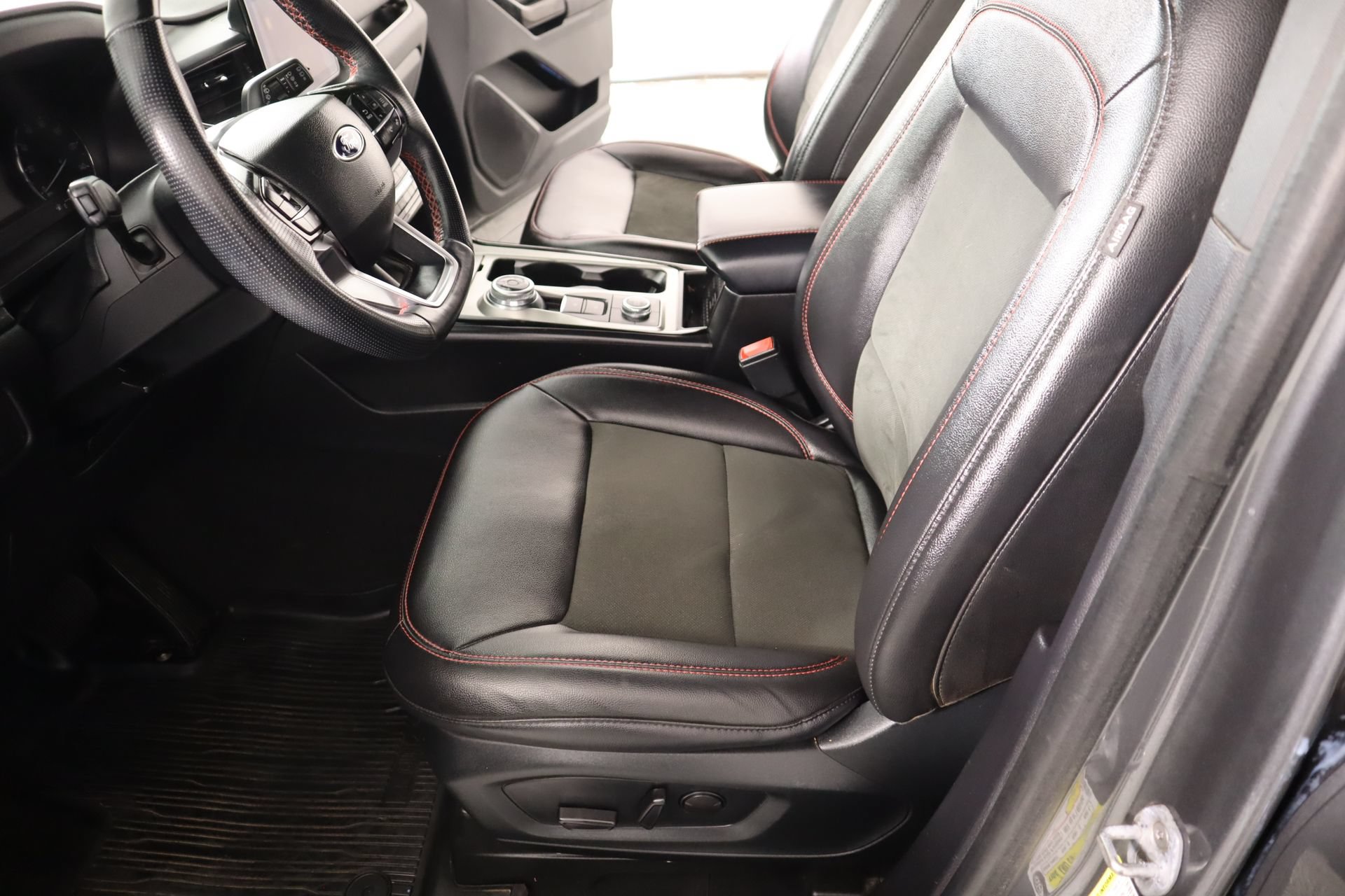 Used 2022 Ford Explorer ST-Line AWD/4WD image 12