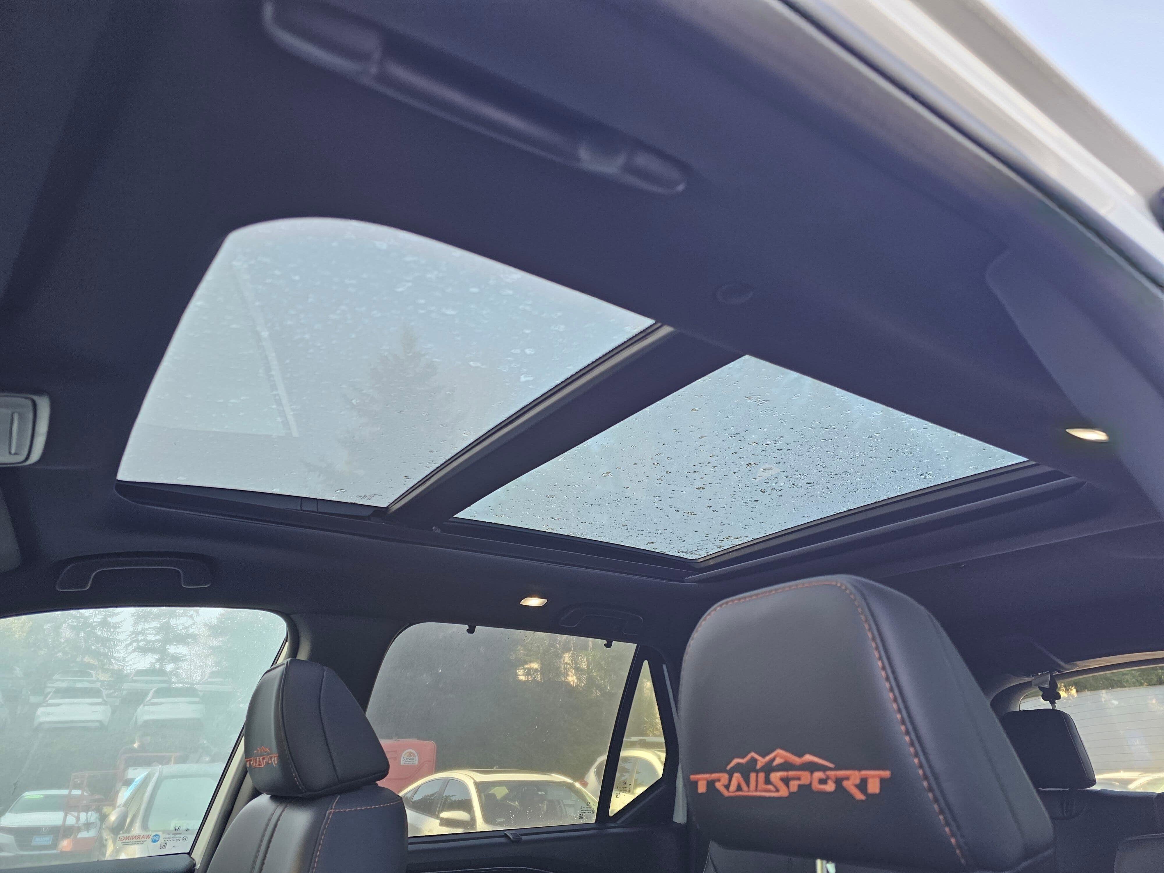 Used 2025 Honda Pilot TrailSport image 23