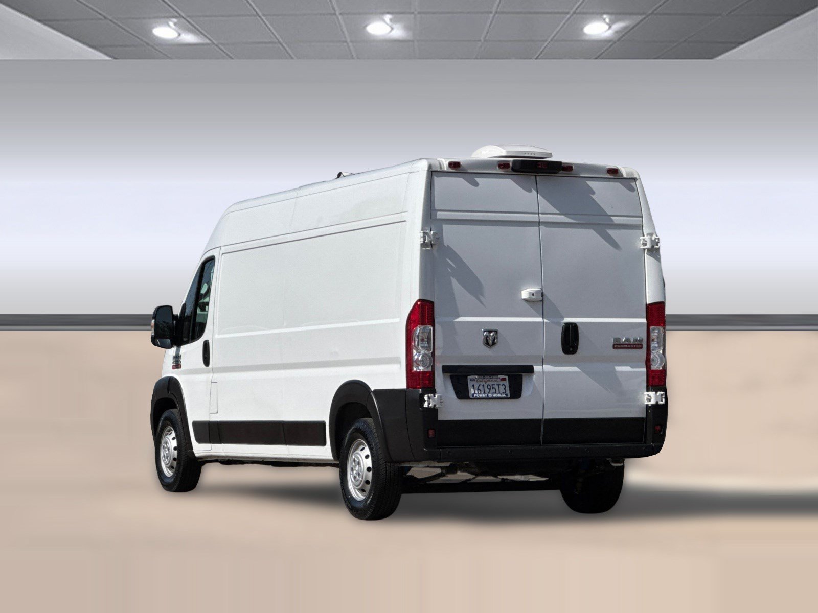 Used 2021 RAM ProMaster 2500 w/ Convenience Group FWD image 3