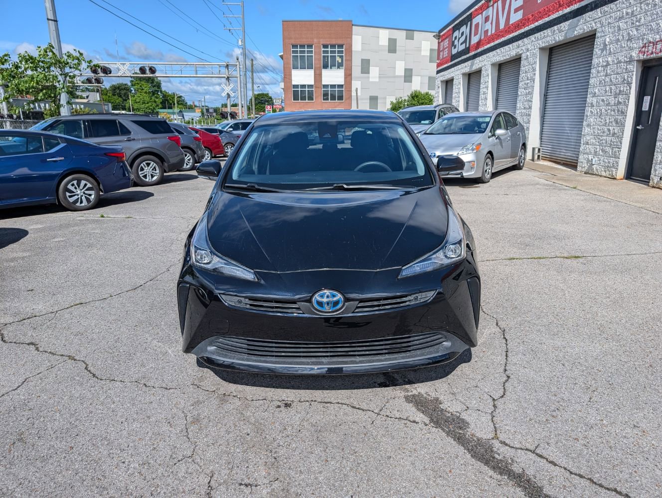 Used 2021 Toyota Prius LE FWD image 3
