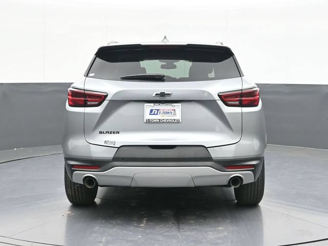 Used 2024 Chevrolet Blazer LT w/ Midnight/Sport Edition FWD image 10