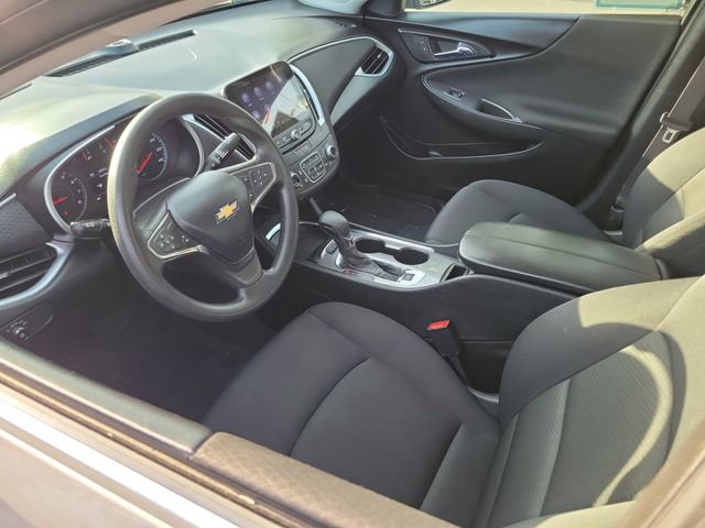 Used 2024 Chevrolet Malibu LT image 3