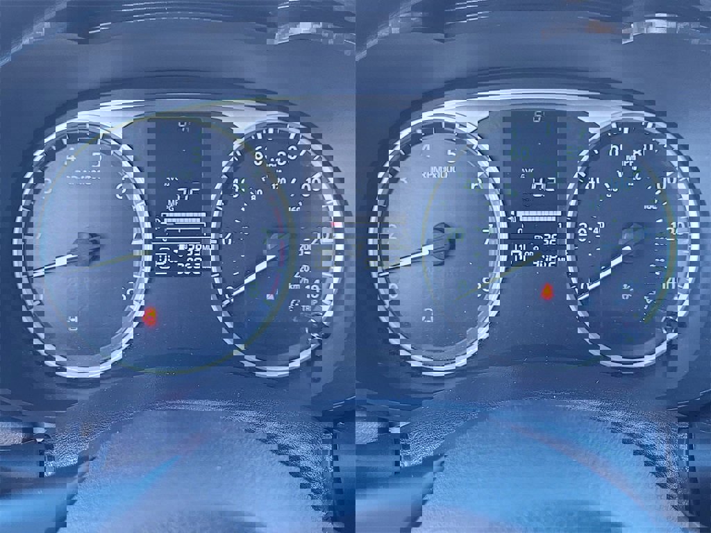 Used 2025 Nissan Versa S w/ Trunk Package image 18