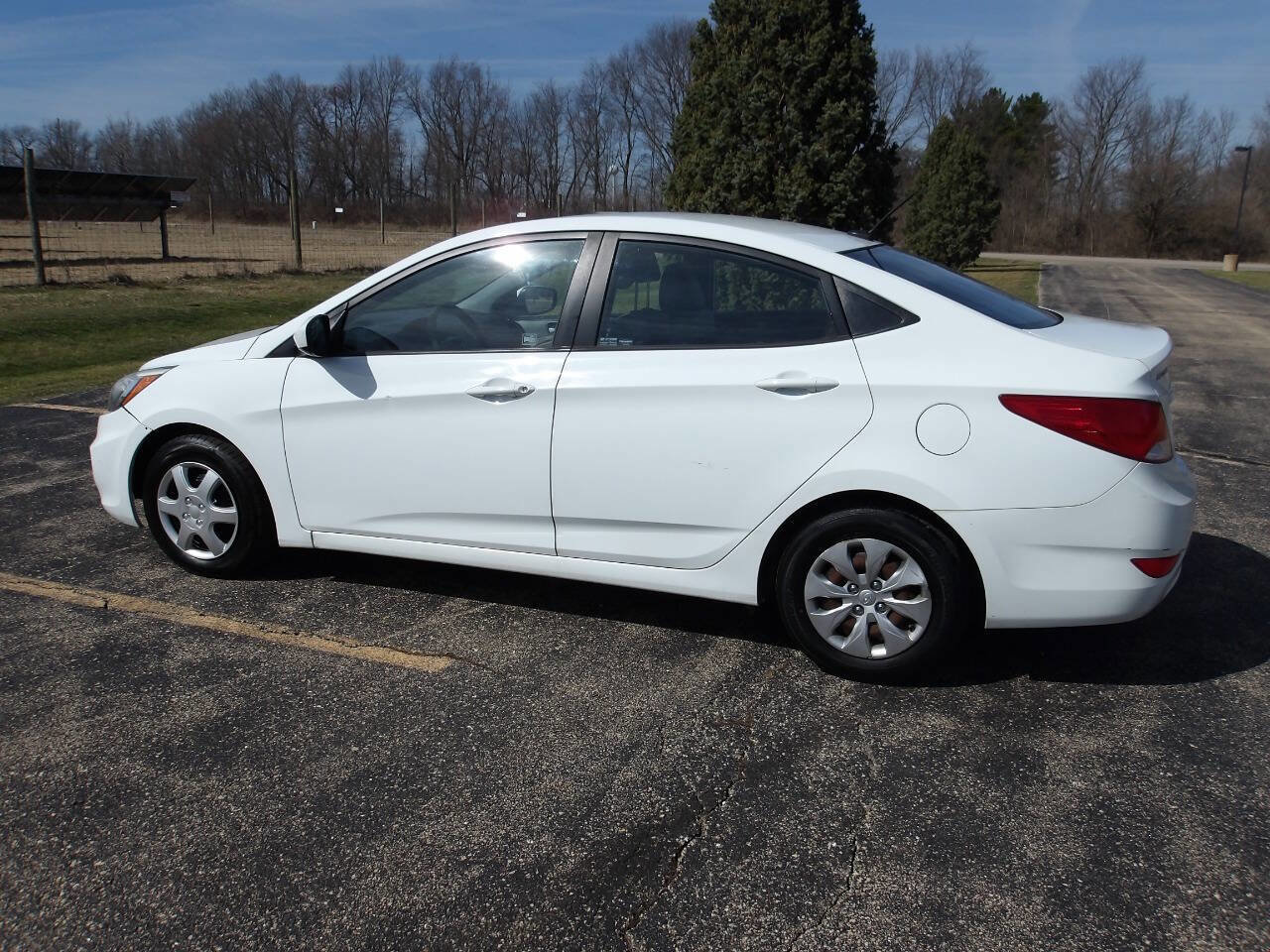 Used 2015 Hyundai Accent GLS image 11