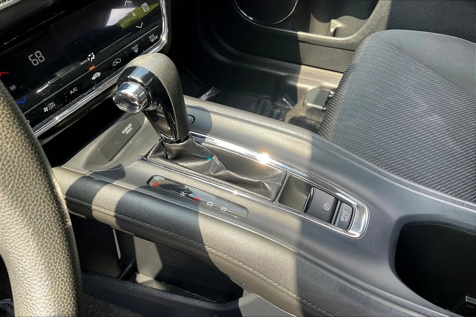 Used 2016 Honda HR-V EX image 17