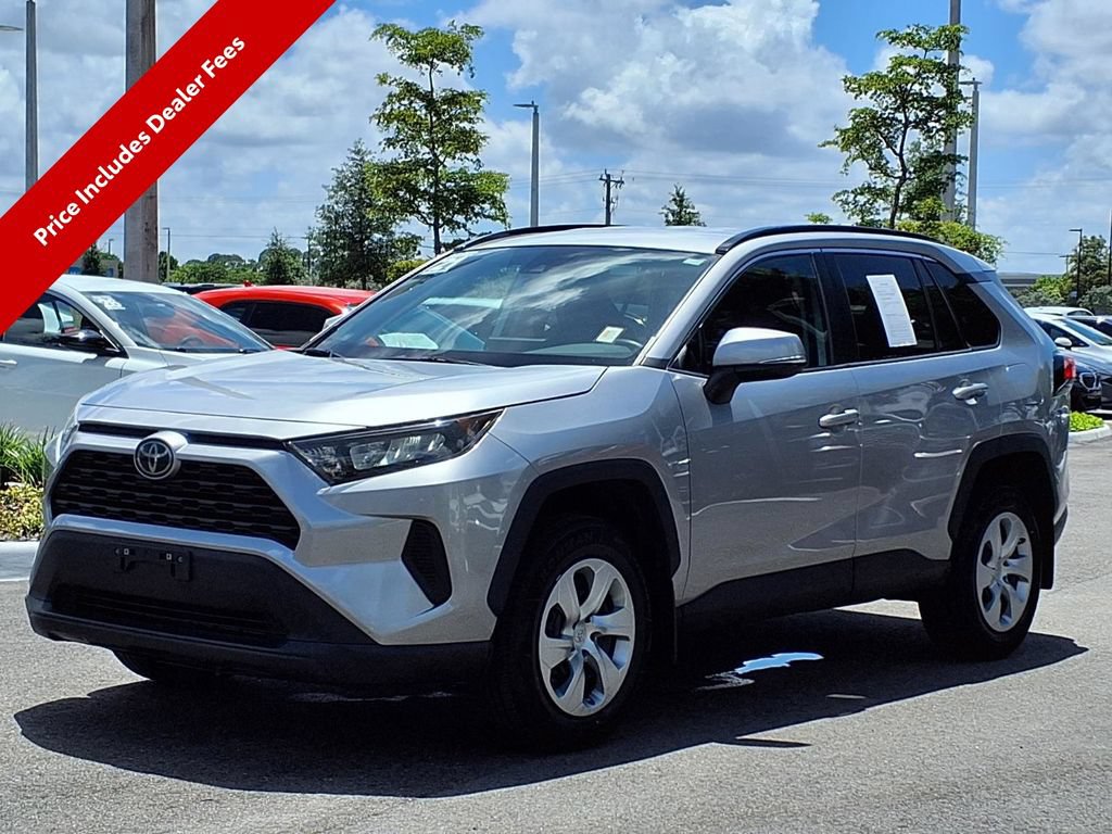 Used 2021 Toyota RAV4 LE AWD/4WD image 3