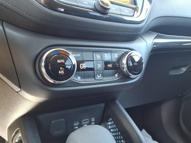 Used 2023 Chevrolet TrailBlazer LT w/ Convenience Package FWD image 19