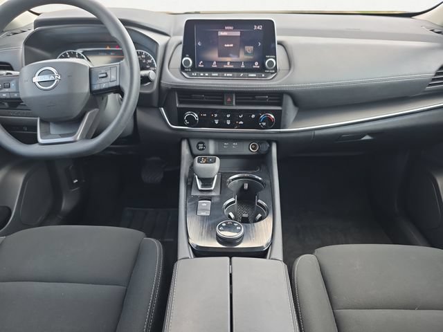 Used 2025 Nissan Rogue S AWD/4WD image 11