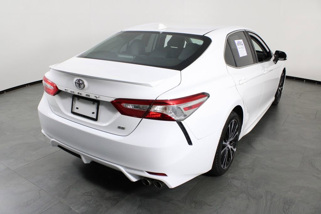 Used 2020 Toyota Camry SE image 15