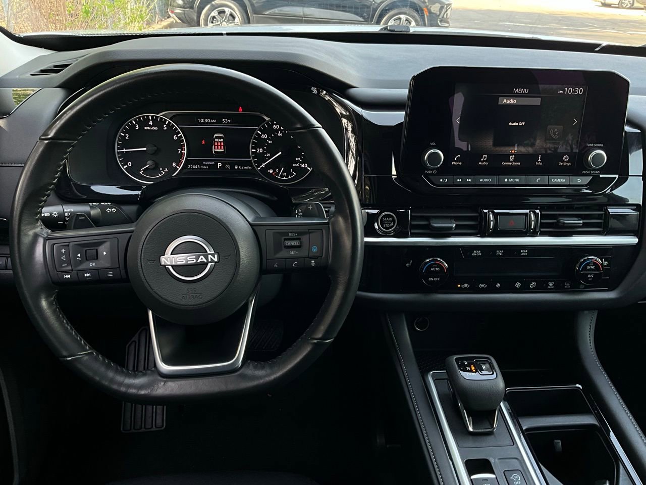 Used 2024 Nissan Pathfinder SV image 16