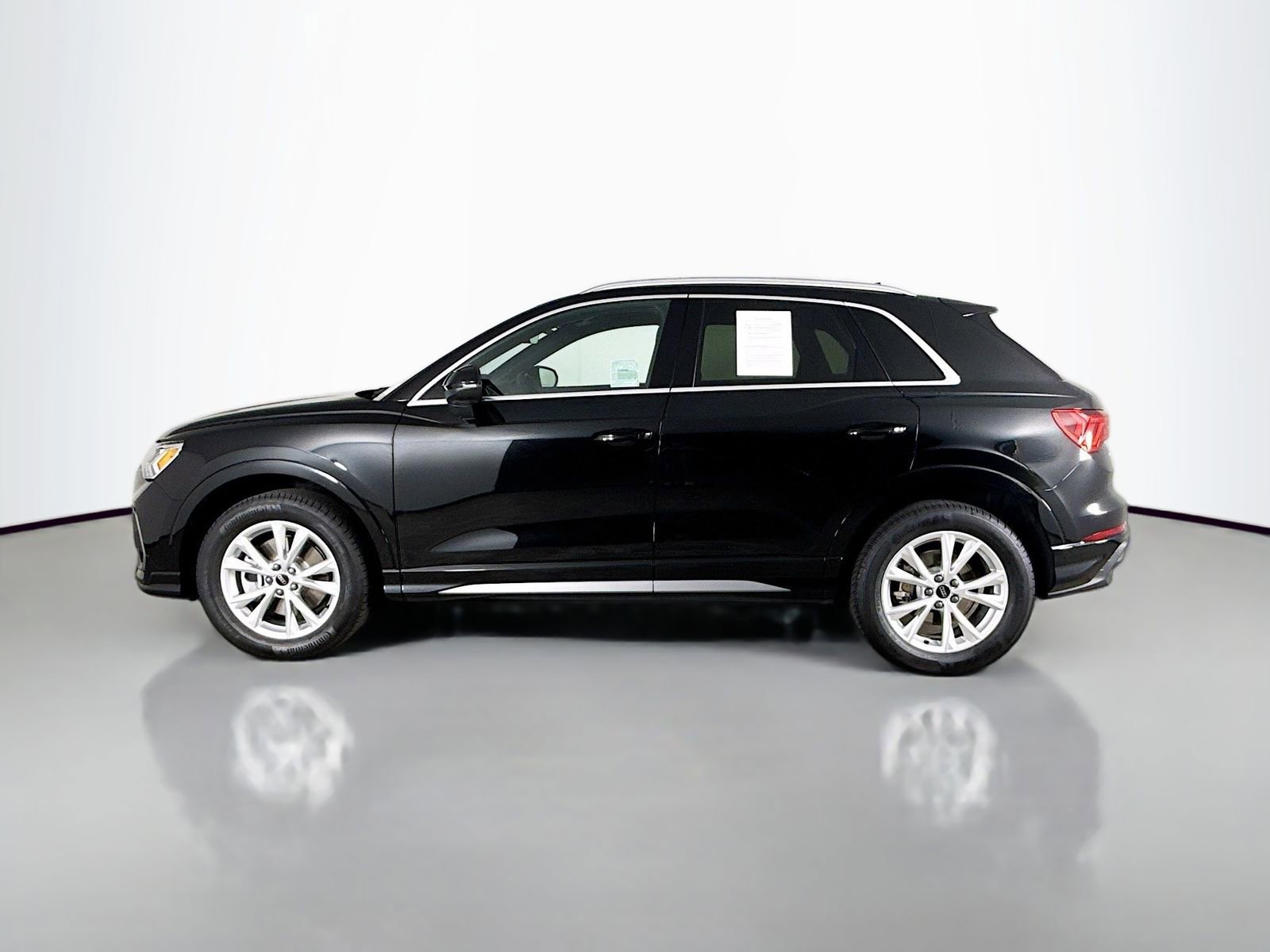 Certified 2025 Audi Q3 2.0T Premium Plus w/ Premium Plus Package AWD/4WD image 4
