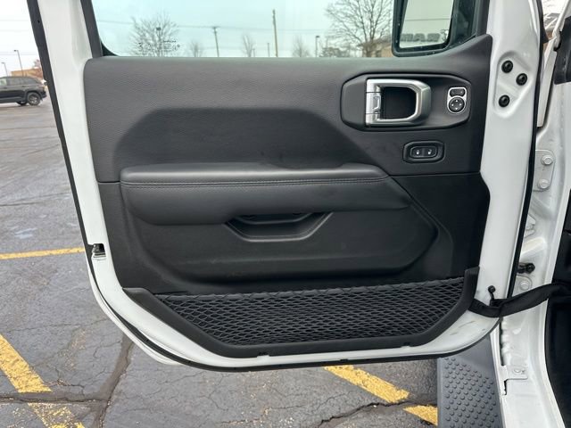 Used 2023 Jeep Wrangler Altitude image 23