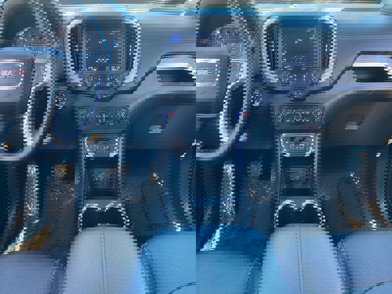 Used 2024 GMC Terrain SLT image 11