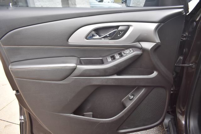 Used 2018 Chevrolet Traverse LT image 18