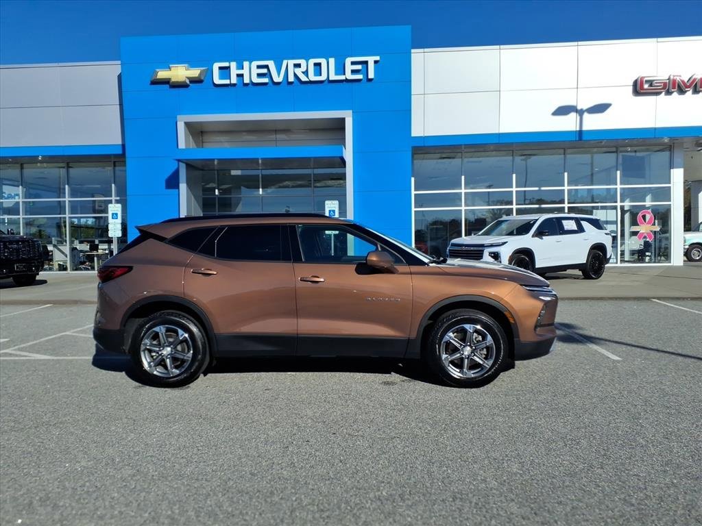 Used 2024 Chevrolet Blazer LT w/ Convenience Package image 2