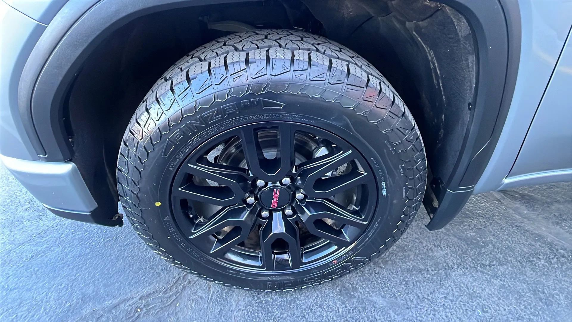 Used 2024 GMC Sierra 1500 Elevation image 13