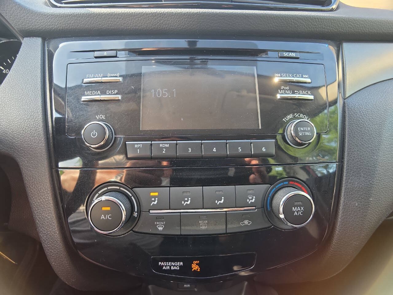 Used 2018 Nissan Rogue Sport S w/ S Appearance Package AWD/4WD image 17