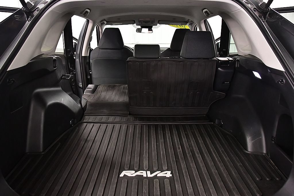 Used 2023 Toyota RAV4 LE AWD/4WD image 27